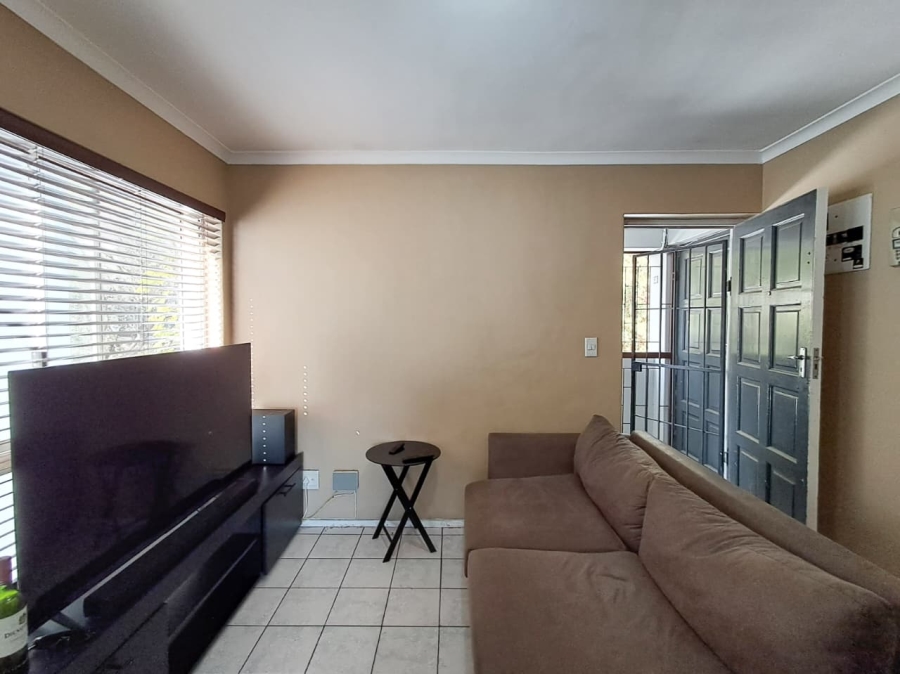 To Let 1 Bedroom Property for Rent in Protea Heights Western Cape